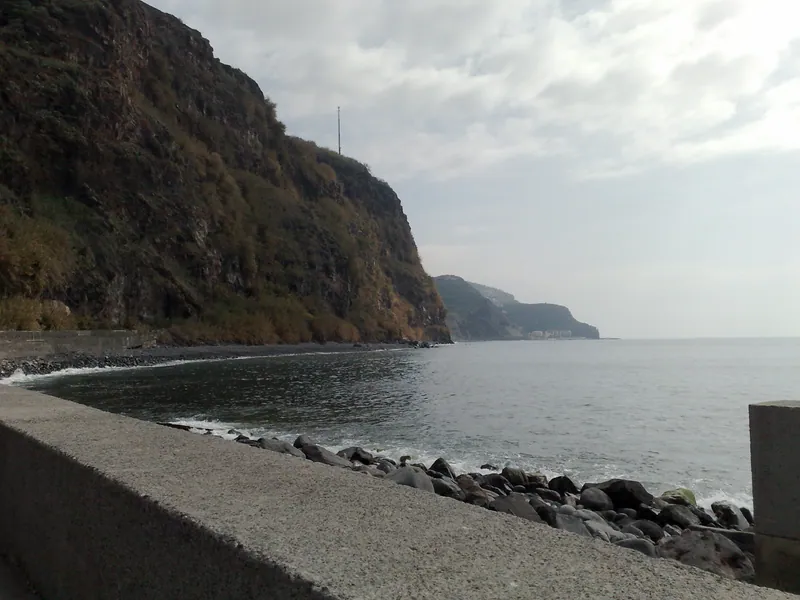 Praia Lugar de Baixo Este
