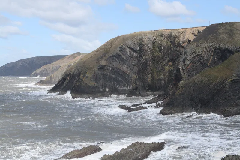 Ceibwr Beach