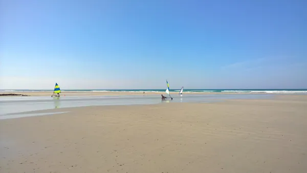 Plage De Treogat