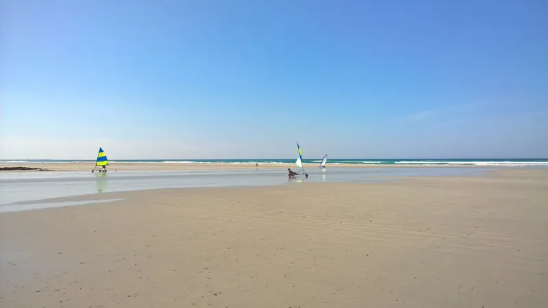 Plage De Treogat
