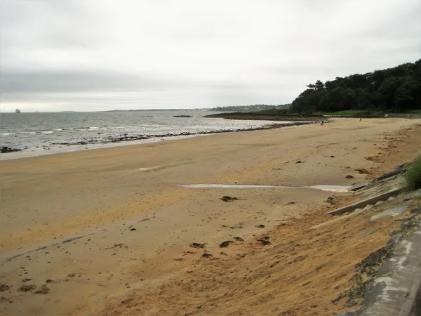 Helen’s Bay Beach