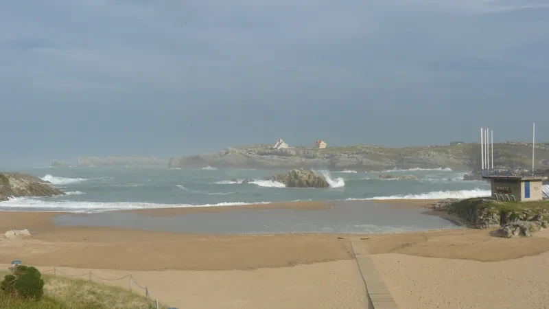 Playa de San Juan de la Canal
